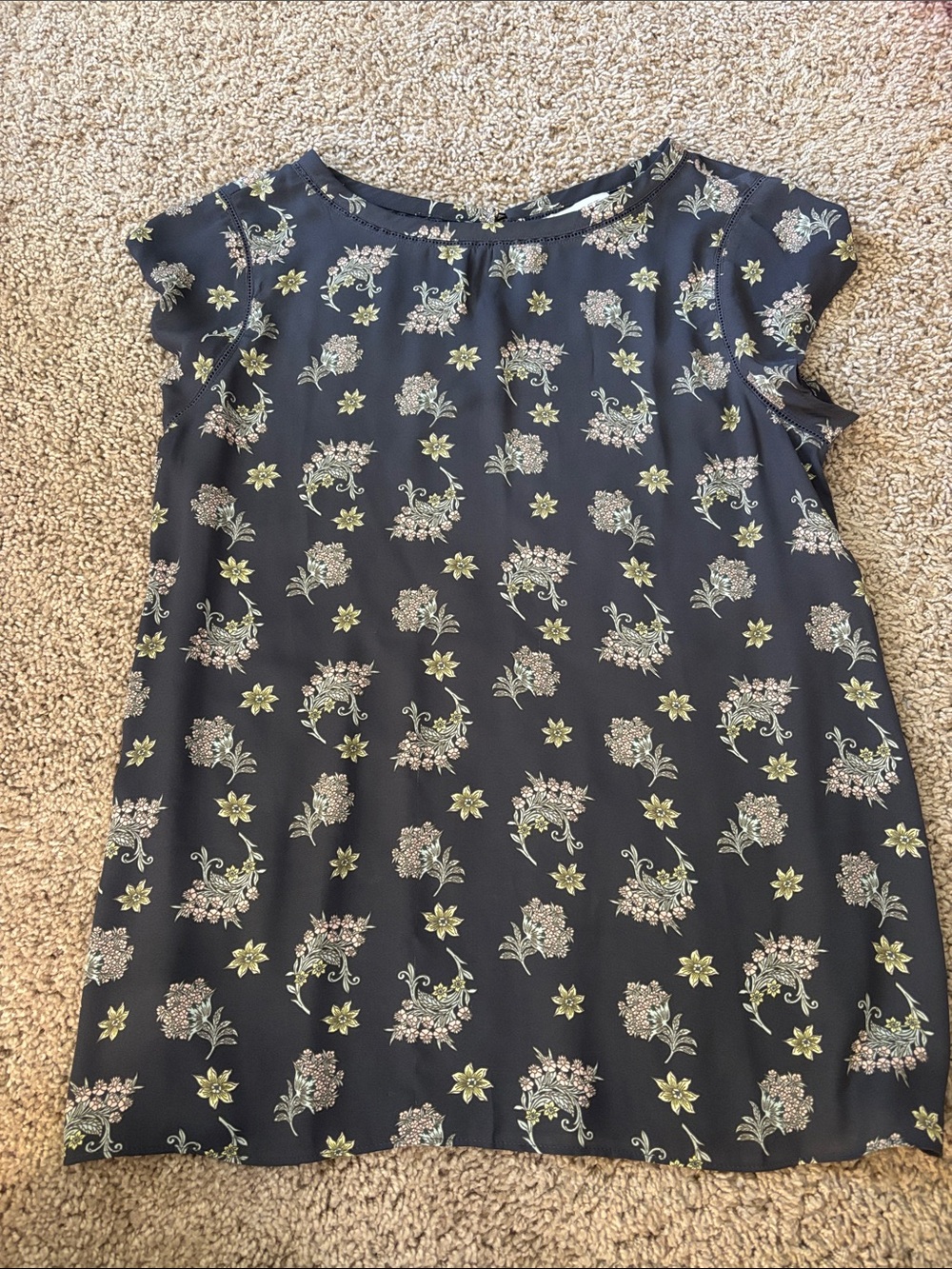 Loft grey blouse with flower details